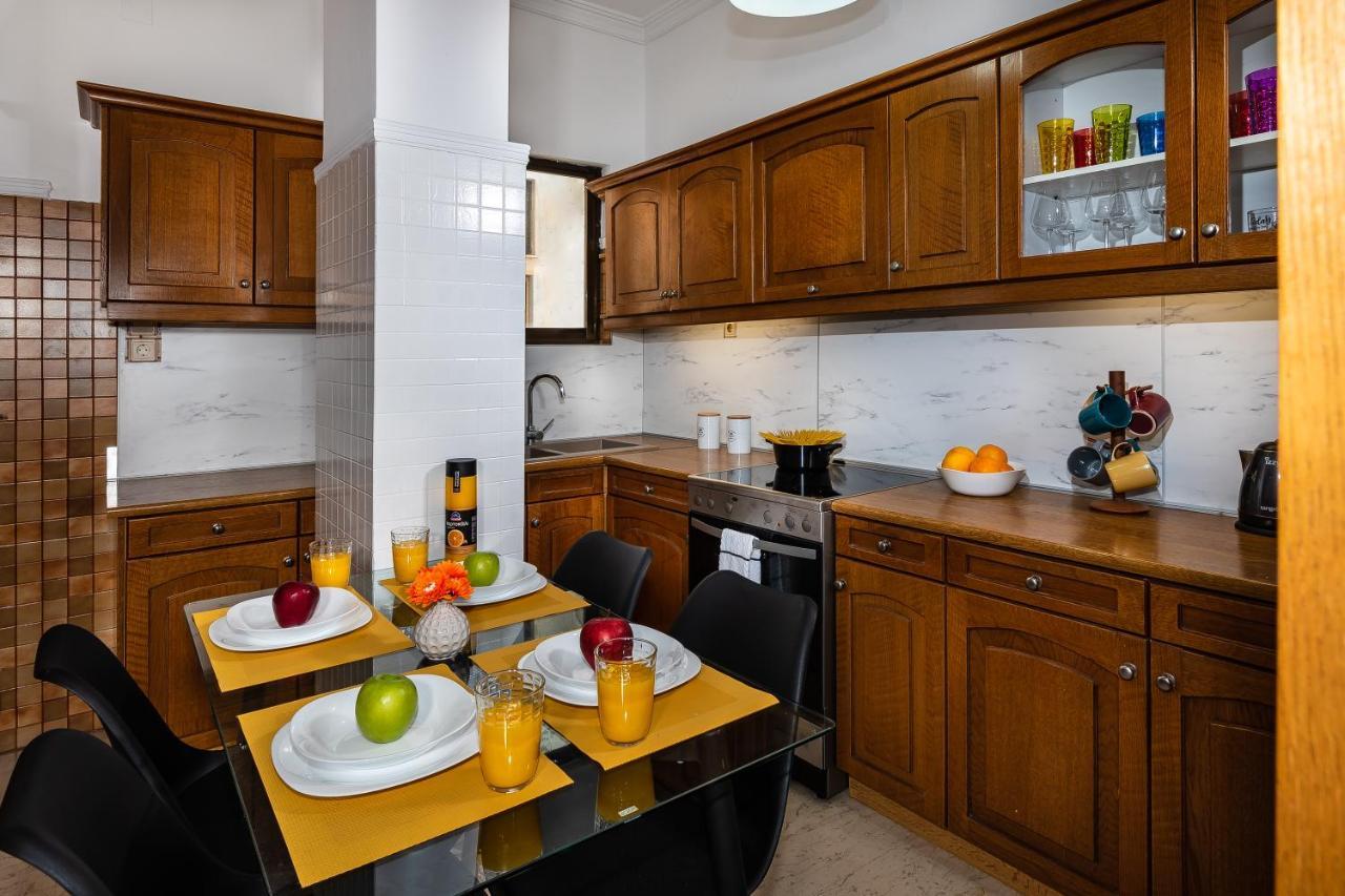 Central Apt. With Parking - 3 Min From Old Port Chania  Exterior photo