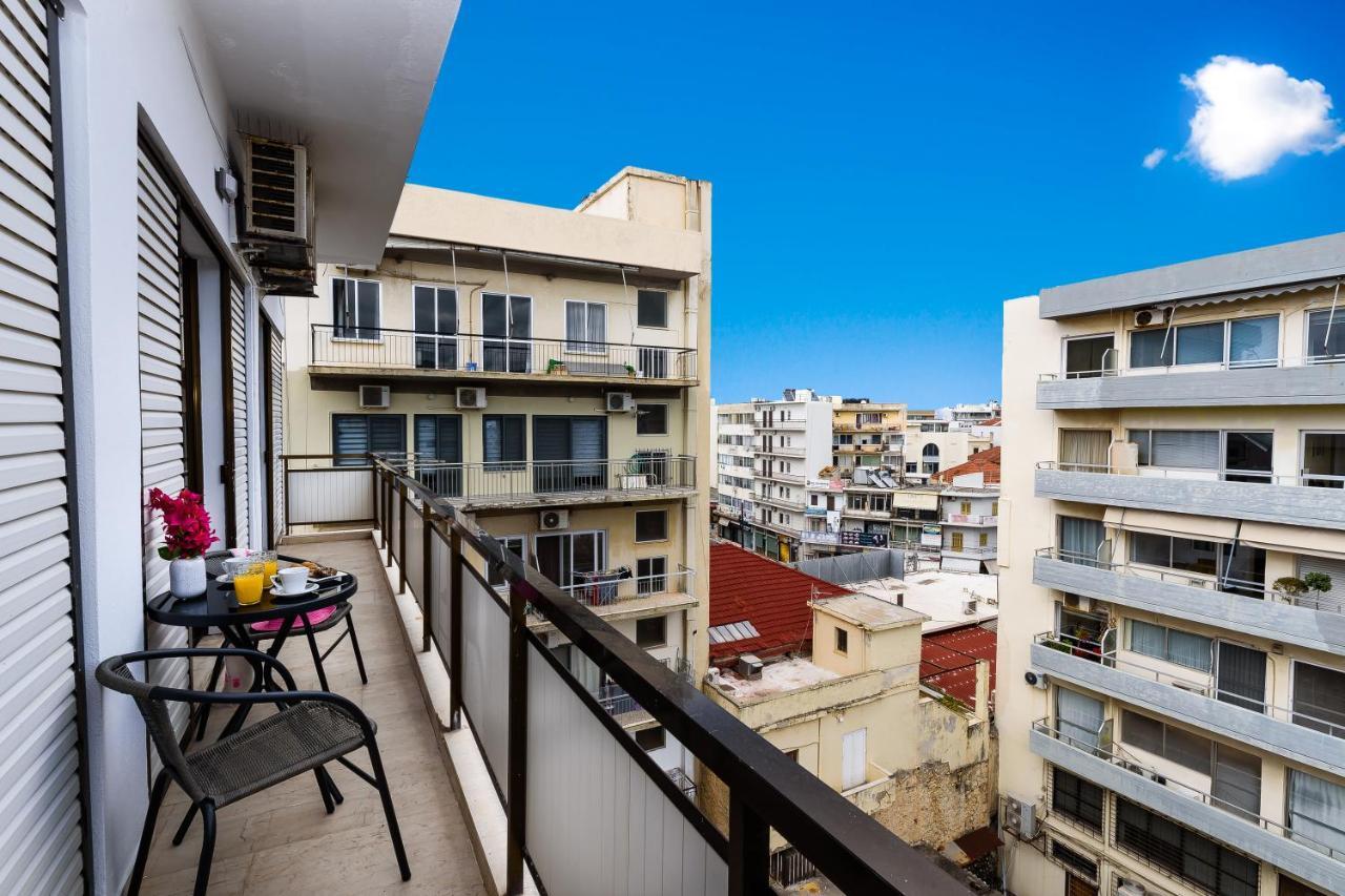 Central Apt. With Parking - 3 Min From Old Port Chania  Exterior photo